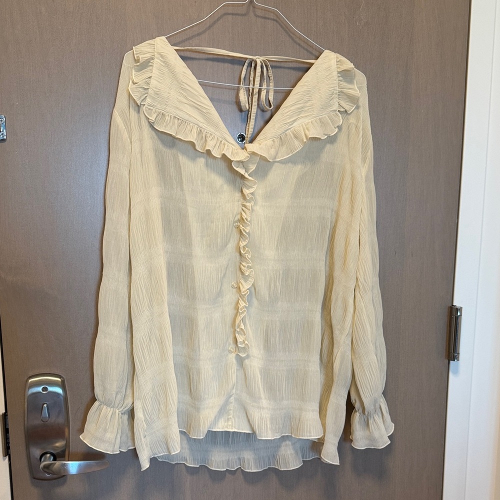 SHEIN XL Elegant Cream Ruffle Blouse
